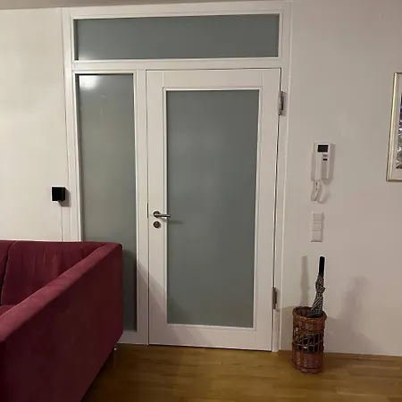 Large Apartment *