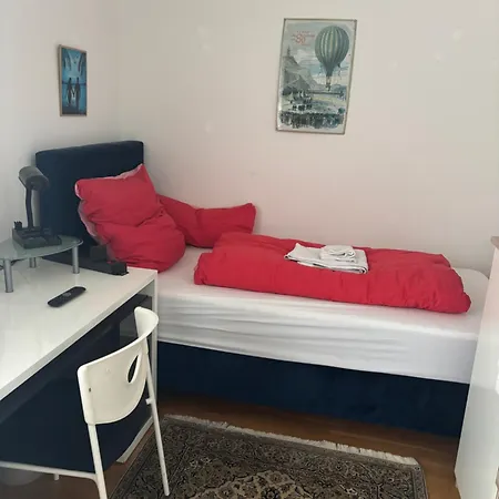 Large Apartment *